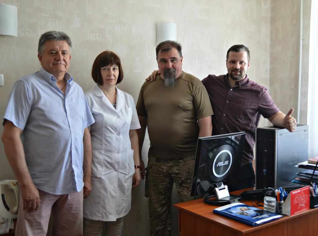 Полтавський госпіталь для інвалідів війни отримав цінний подарунок від свободівців та чорнобильців
