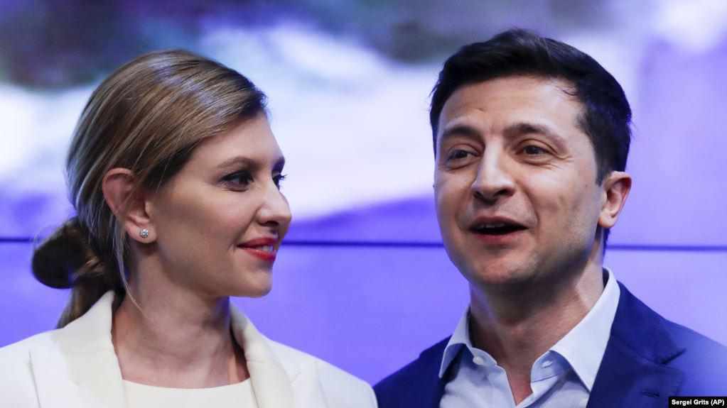 Дружину Президента Олену Зеленську госпіталізували: коронавірус спричинив пневмонію