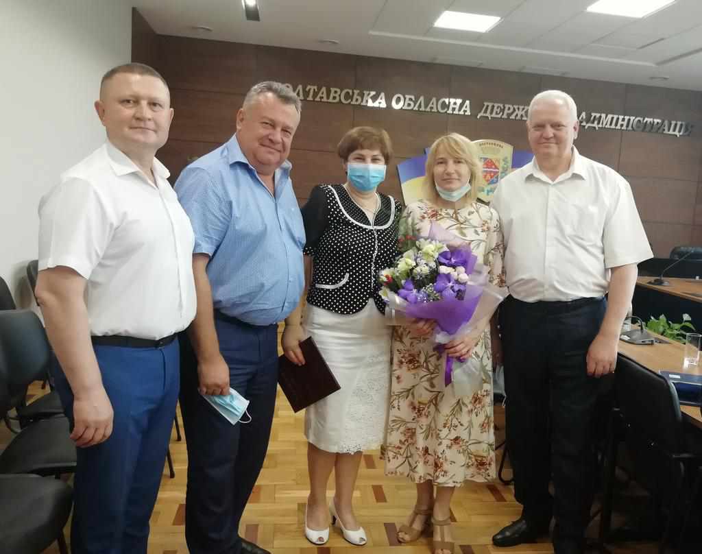 Грамоти та годинники: у Полтаві нагородили медичних працівників області. ФОТО