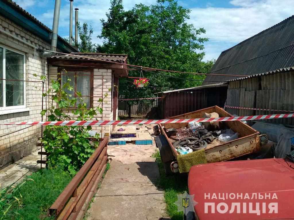 На Полтавщині в приватному обійсті пролунав вибух: двоє постраждалих