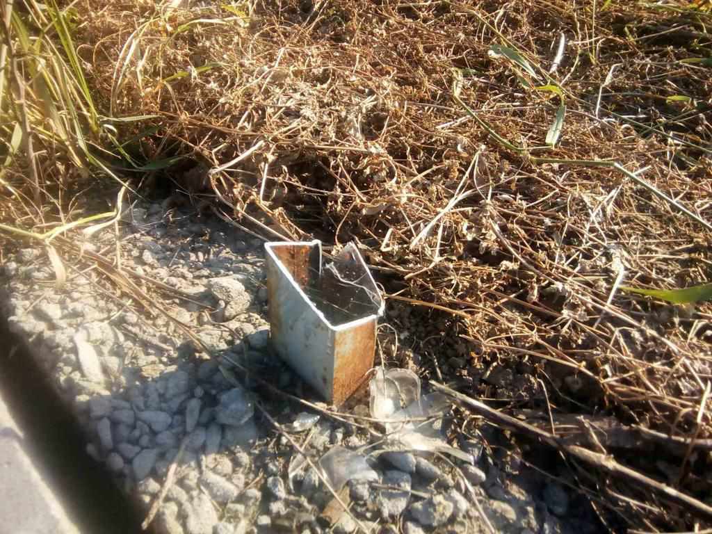 Зрізана огорожа та зниклі сміттєві баки – інцидент на околиці Полтави 
