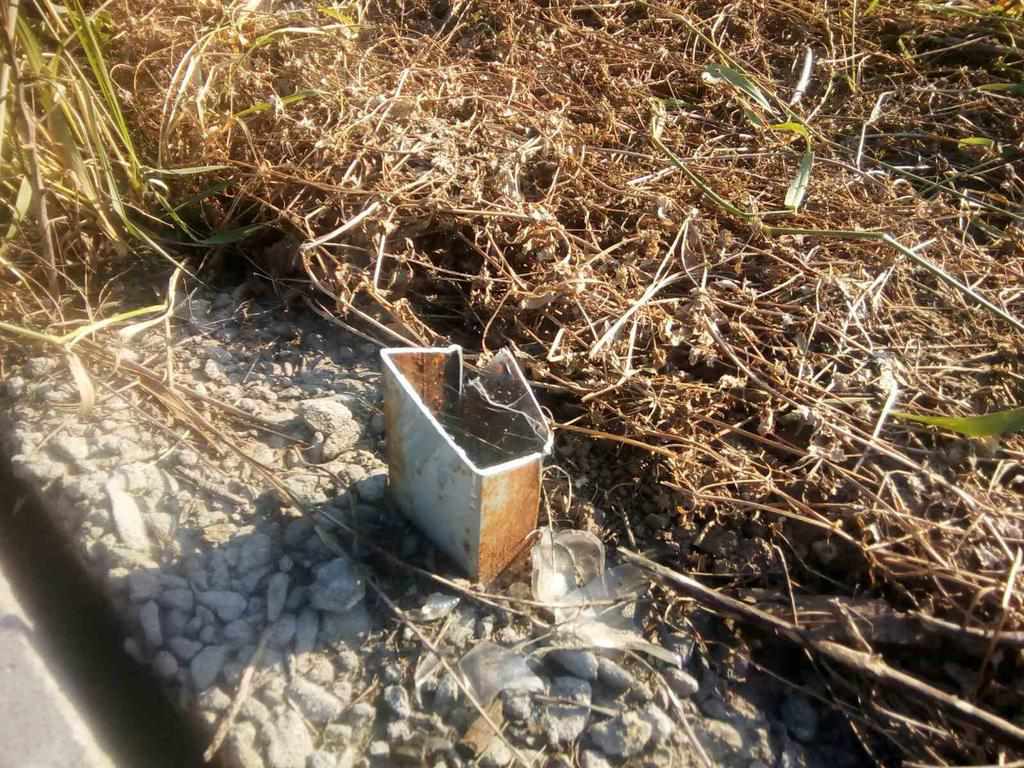 Зрізана огорожа та зниклі сміттєві баки – інцидент на околиці Полтави