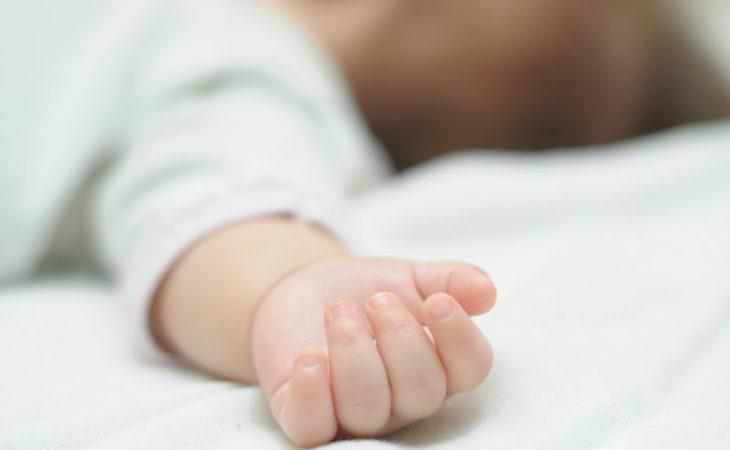 На Полтавщині удома немовля отримало опіки: дитина в лікарні