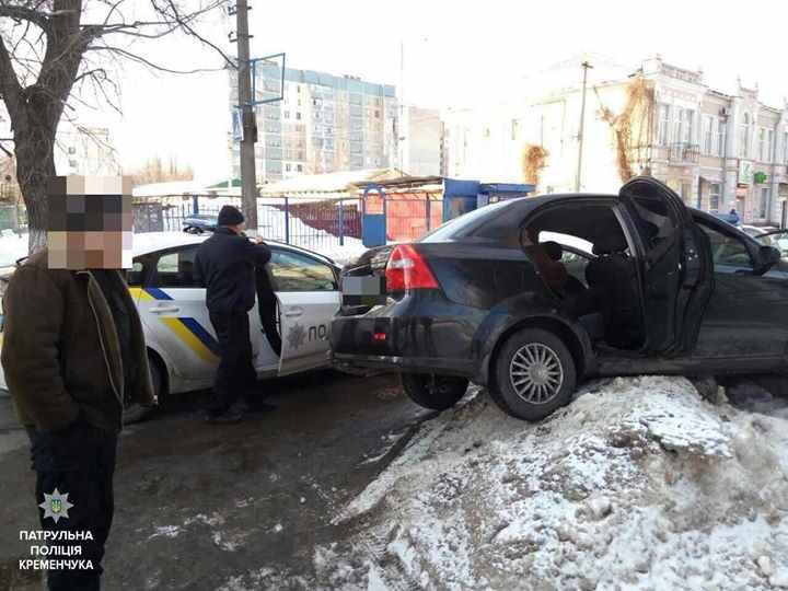 Зимовий дріфт по-кременчуцькому: нетверезий водій заїхав на кучугуру