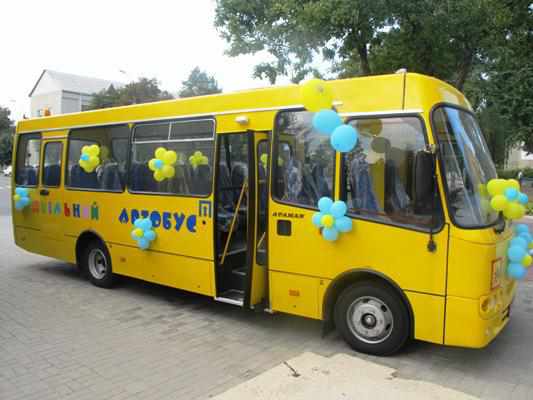 П'ятнадцять шкіл на Полтавщині отримають новенькі автобуси: список