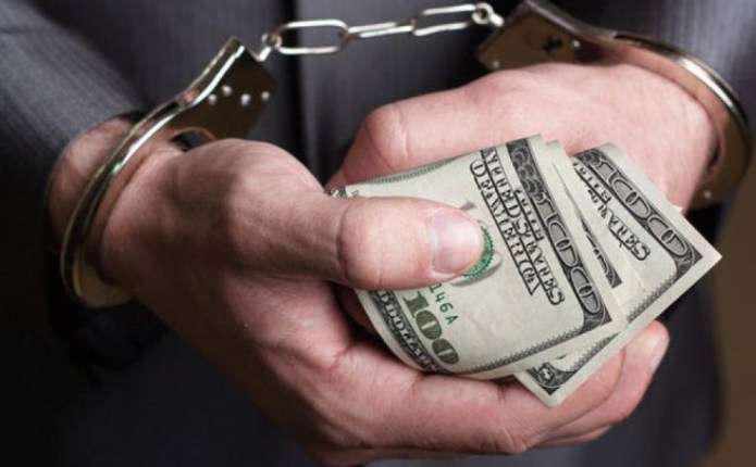 На Полтавщині судитимуть двох прокурорів, які вимагали 5 тисяч доларів хабаря 