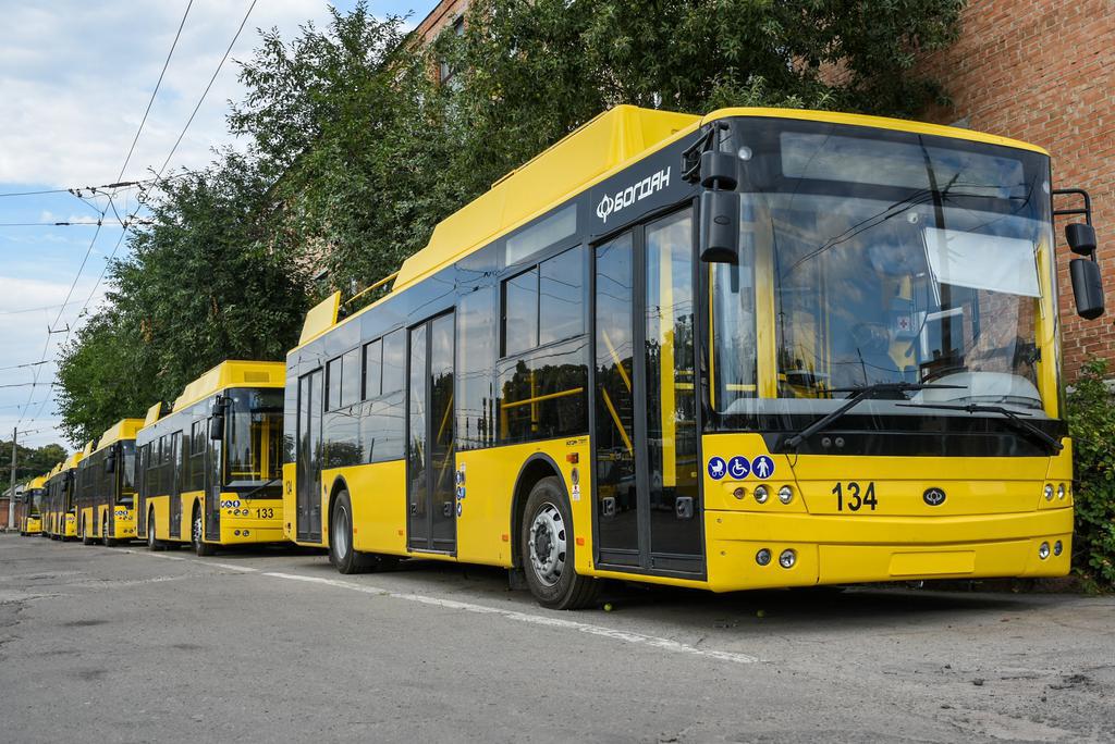 У Полтаву вже прибули вісім нових тролейбусів ► Команда Удовіченка