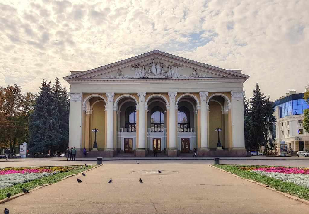 Репертуар театру імені Гоголя в Полтаві на вересень: у зал продаватимуть лише 200 квитків