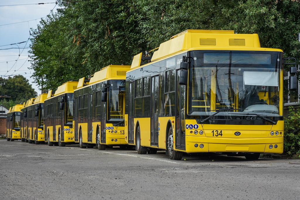 Десять нових тролейбусів розподілили на маршрути ► Команда Удовіченка