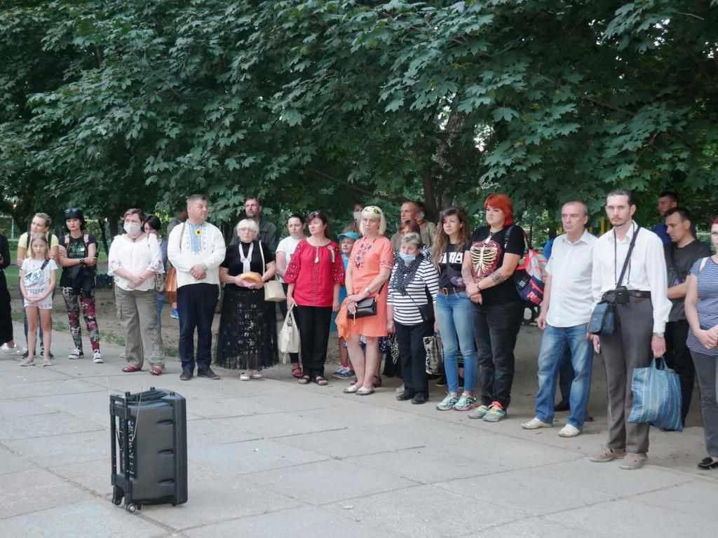 У Полтаві в День пам’яті захисників України провели панахиду за загиблими героями. ФОТО
