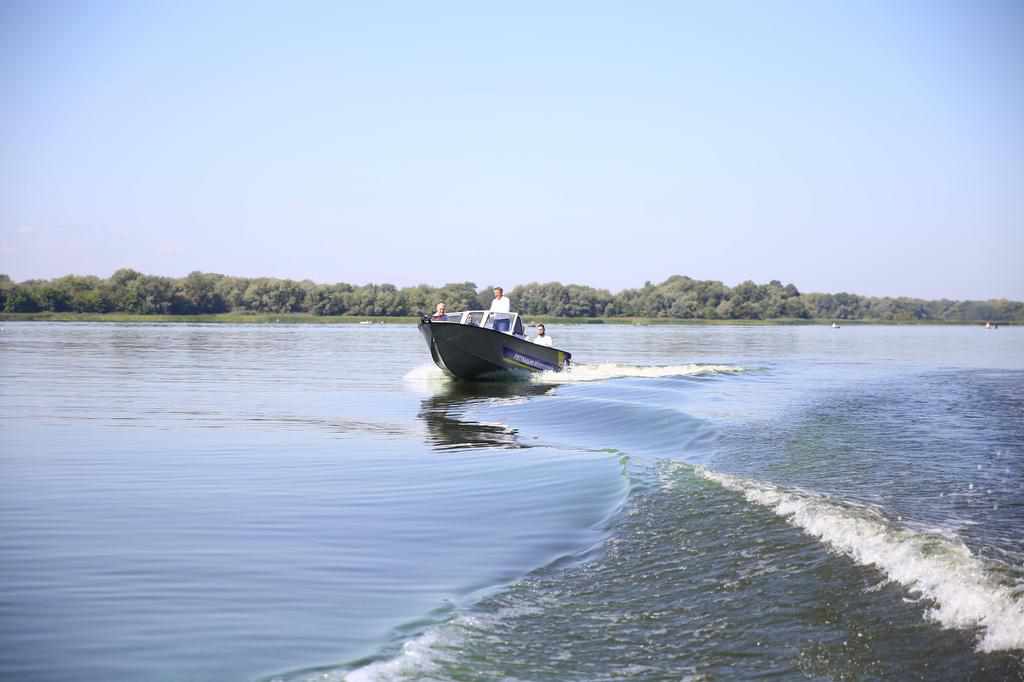 На Дніпрі на Полтавщині перекинувся човен: берега дісталися двоє дорослих і діти, один чоловік зник