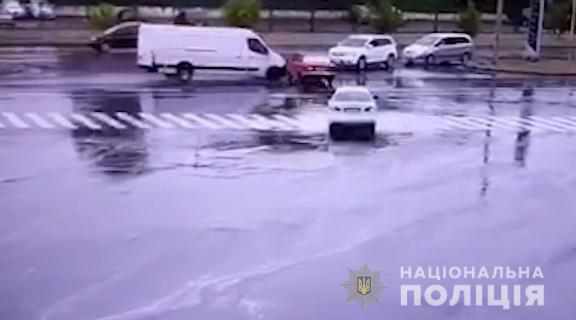 У Полтаві на перехресті зіткнулись два автомобілі: один з водіїв загинув