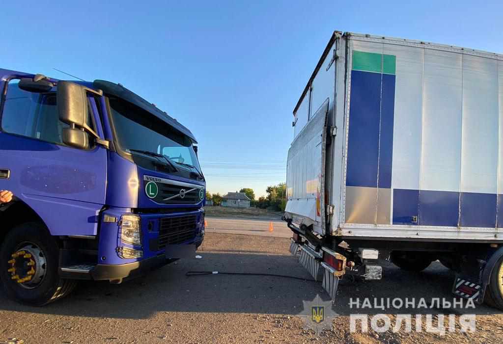На Полтавщині зіткнулися вантажівка та легковик: водій травмований