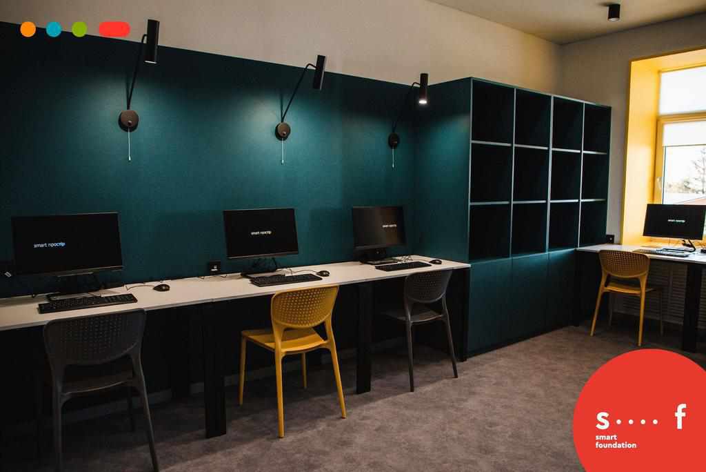 Оновлений книжковий фонд, мультимедійна система, комп’ютерний клас: на Полтавщині відкрили Smart простір