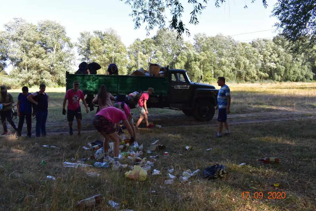Школярі Полтавщини зібрали 3,5 тонни сміття під час Всесвітнього дня прибирання 