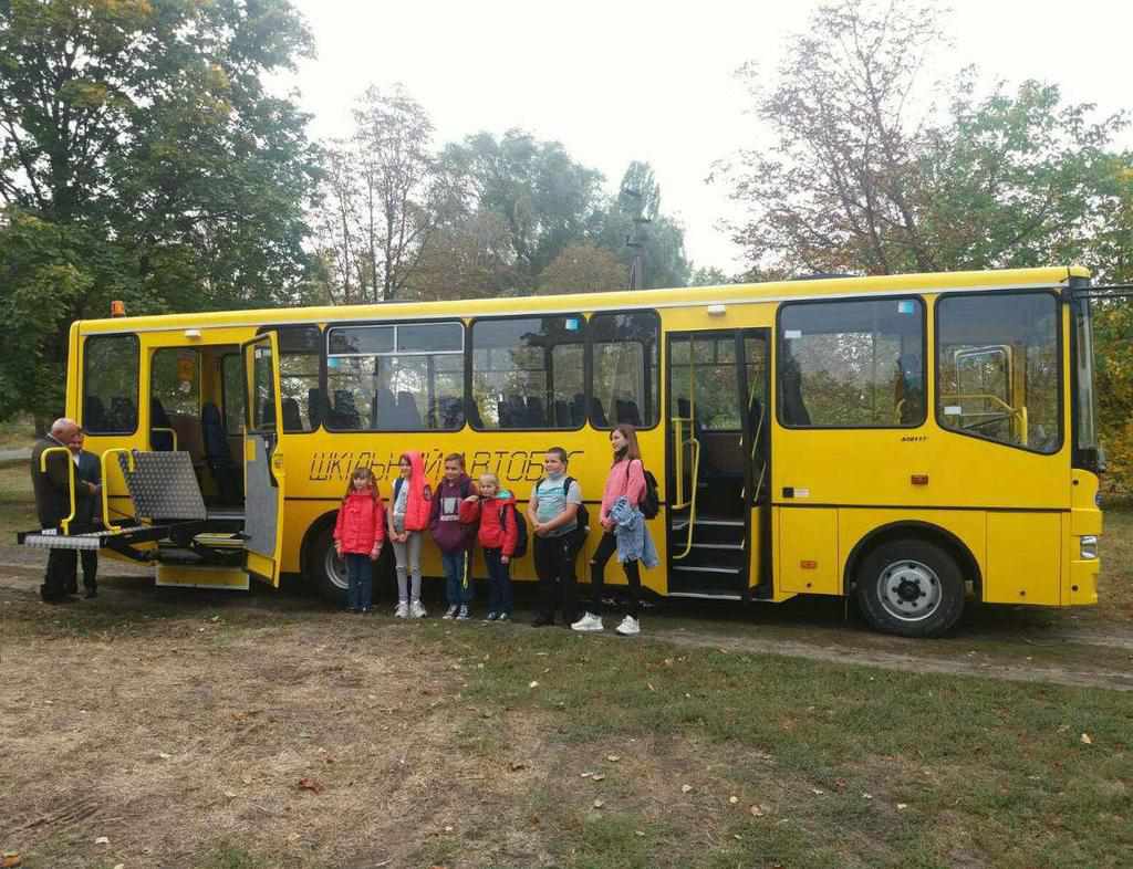28 мільйонів на шкільні автобуси для Полтавщини: перші два вже возять дітей. ФОТО