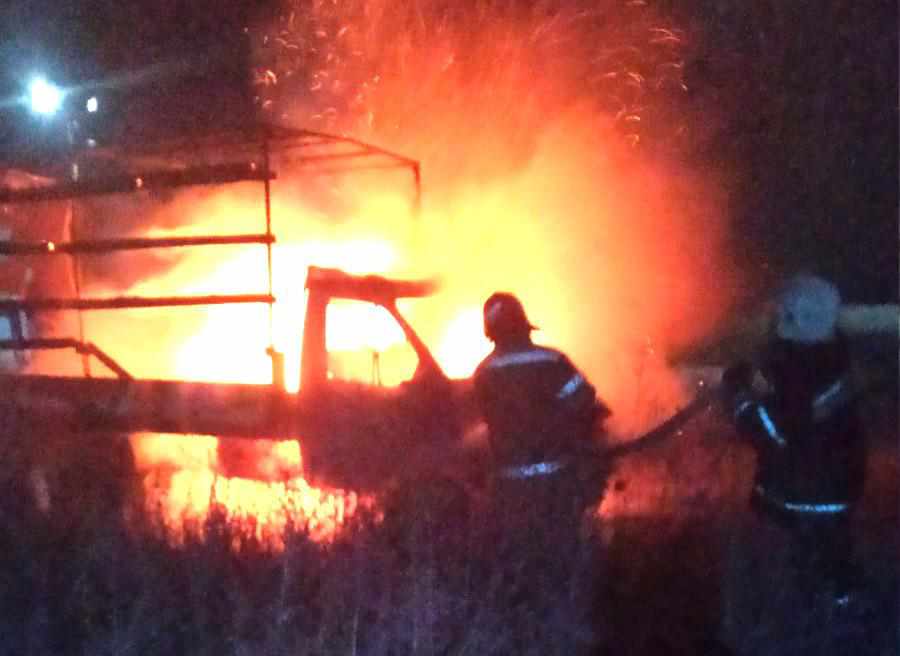 У Полтаві близько опівночі вщент згоріла вантажівка