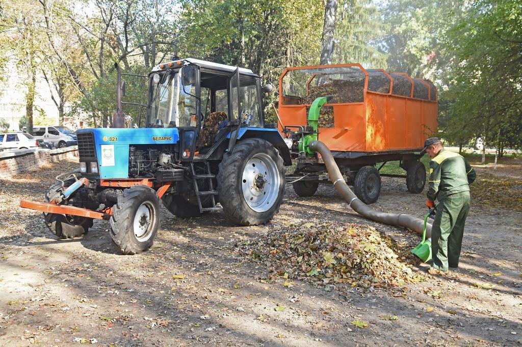 Прибираємо опале листя за допомогою садових пилососів ► Команда Удовіченка
