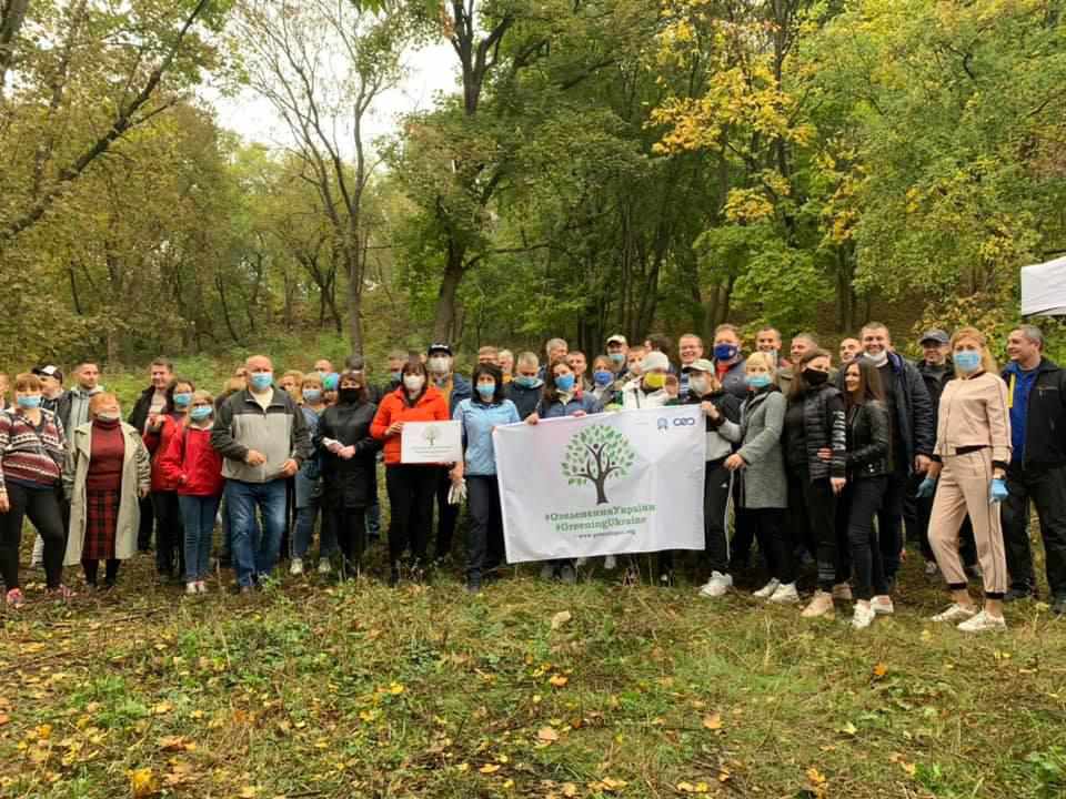 Десятки полтавців долучилися до акції з озеленення України – мільйон дерев за добу
