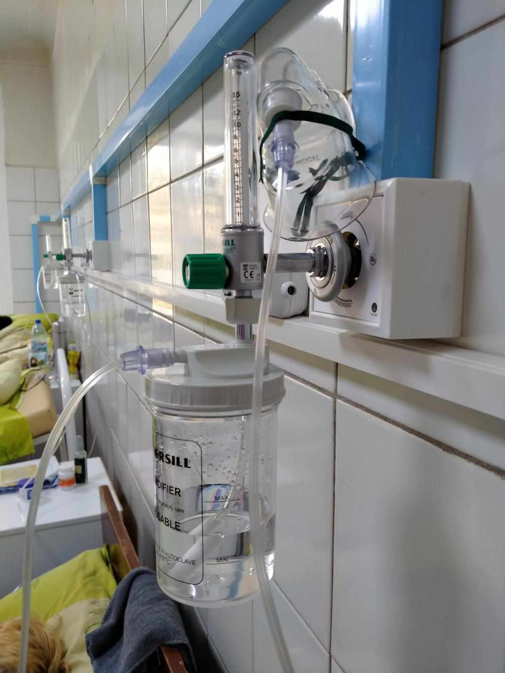 Хто допоміг обладнати киснем інфекційну лікарню Полтави та як це виглядає. ФОТО