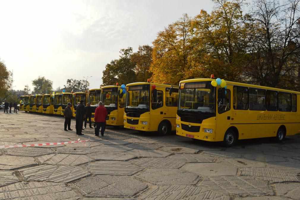 У школи Полтавщини їдуть нові автобуси: чи будуть забезпечені всі заклади