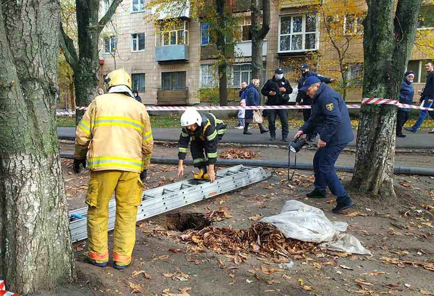 Смерть жінки у ямі в Полтаві: з’ясовують, чиї комунікації спричинили провал