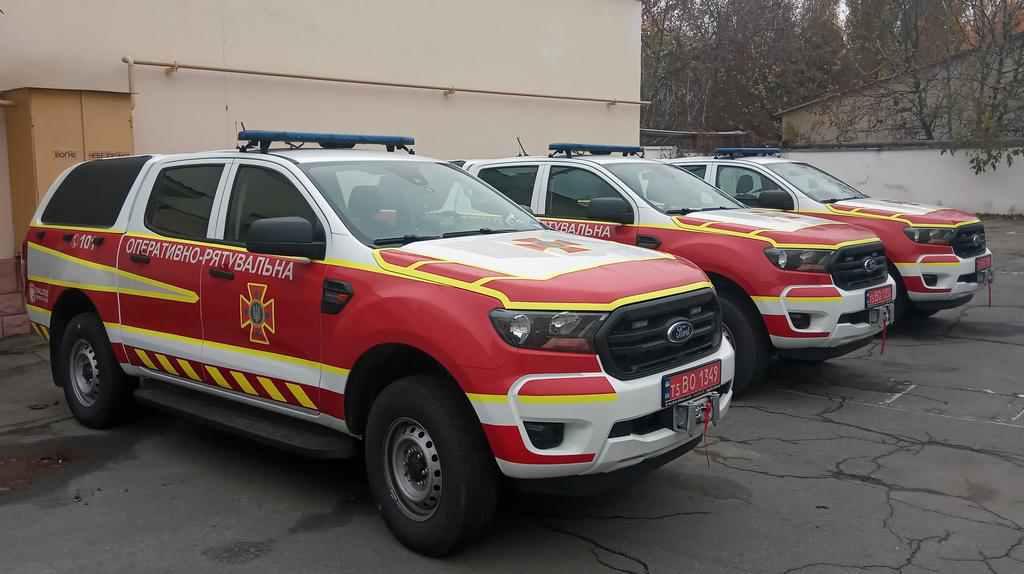 Рятувальники Полтавщини отримали три спецмашини на базі «Ford Ranger». ВІДЕО