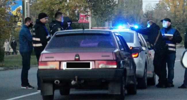 На Полтавщині серед дня затримали двох полісменів: підозрюють у хабарництві