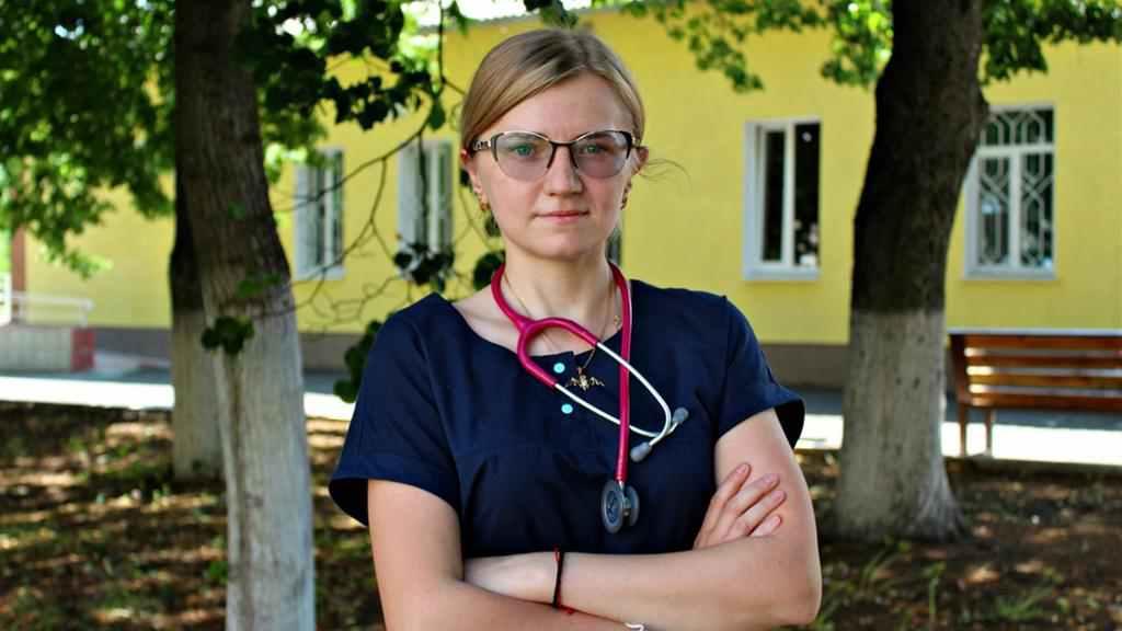 «Мріяла про фіброоптичний ларингоскоп, а не про айфон»: як це – бути лікаркою-анестезіологинею