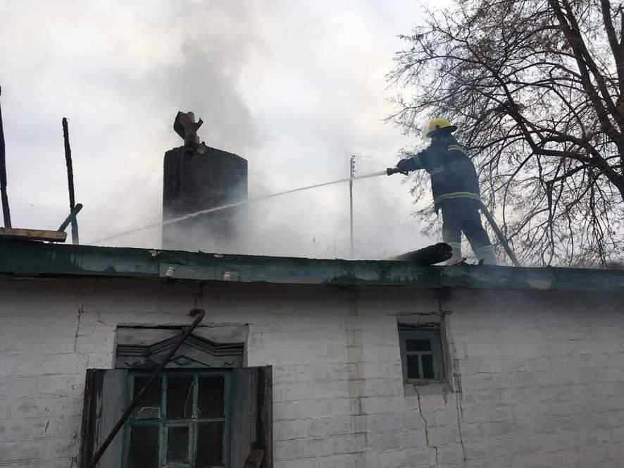 Вогнеборці врятували будинок на Полтавщині. ФОТО 