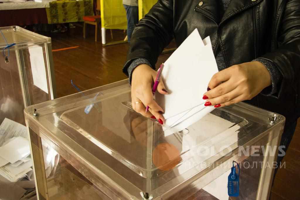 У Полтаві розпочався другий тур голосування за міського голову