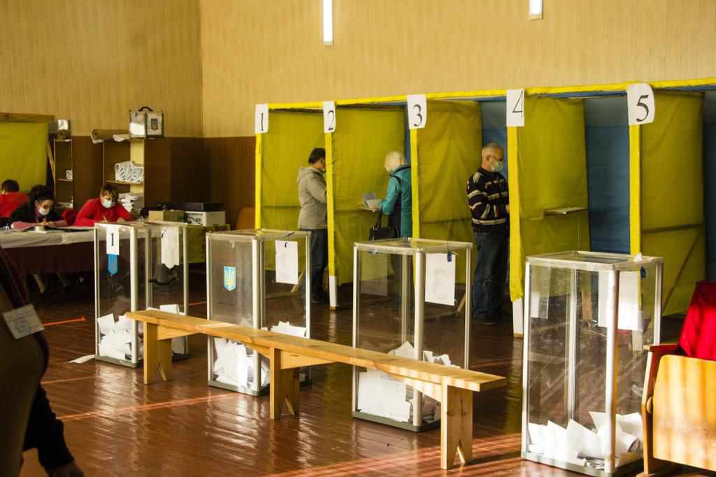 Другий тур виборів у Полтаві: 17 повідомлень про порушення і один адмінпротокол