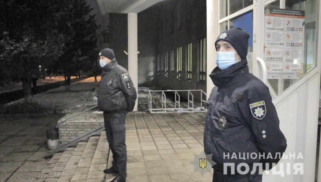 У Полтаві всі дільниці зачинилися вчасно: поліція підбила підсумки дня повторного голосування