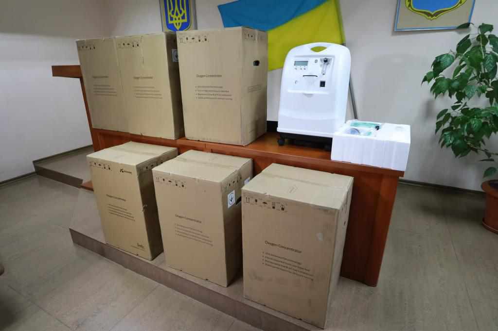 Бізнес допомагає рятувати життя: «Нова пошта» передала лікарням Кременчука 20 кисневих концентраторів