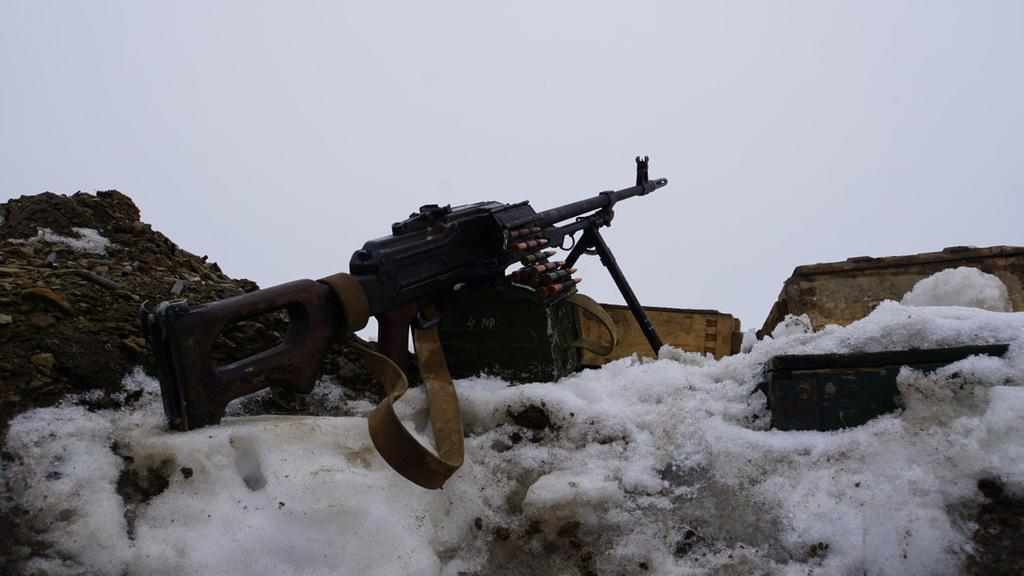 Минулої доби на Донбасі ворог застосував гранатомети біля Водяного і Шумів