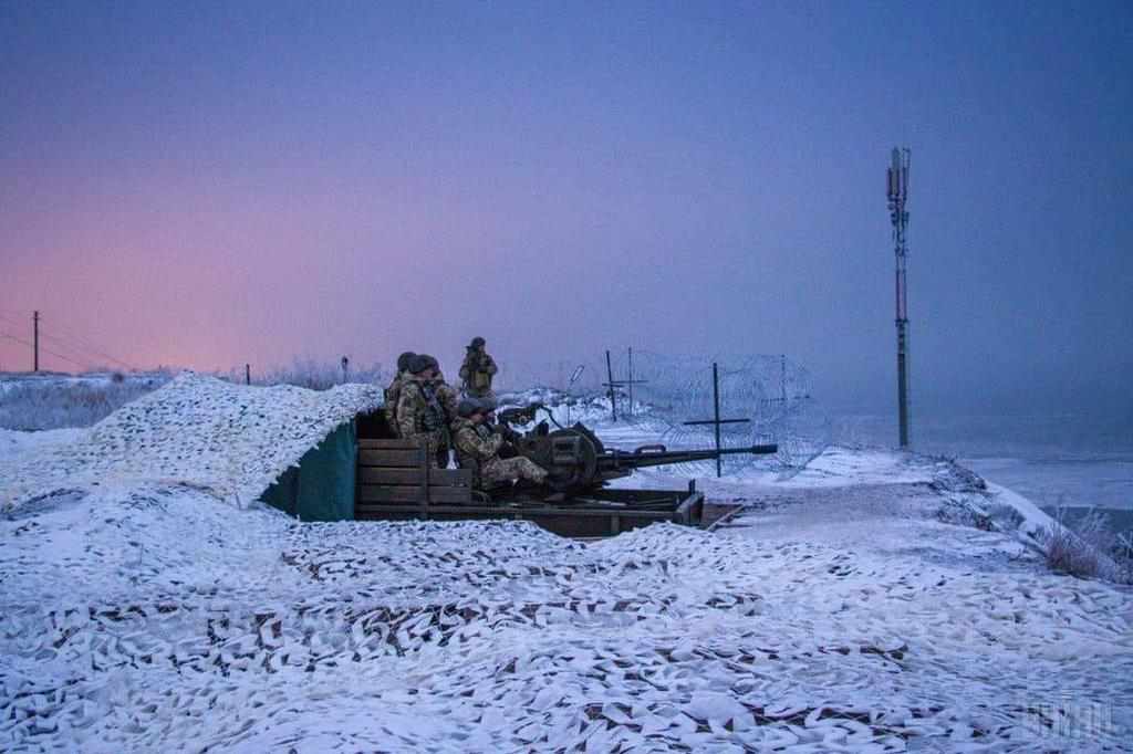 У районі Південного на Донбасі поранено двох українських військовослужбовців