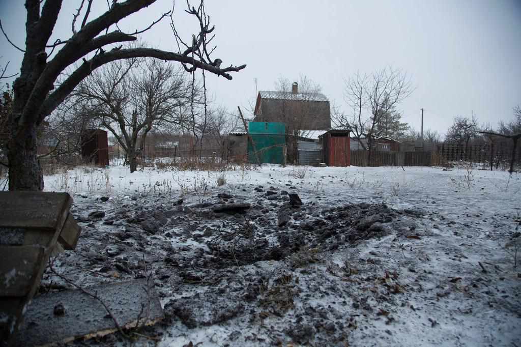 На Сході України обстріляли позиції української армії та приватний сектор 