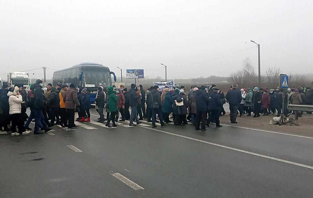 Майже 300 осіб мітингують на трасі Київ-Харків проти газових тарифів. ФОТО. ОНОВЛЮЄТЬСЯ