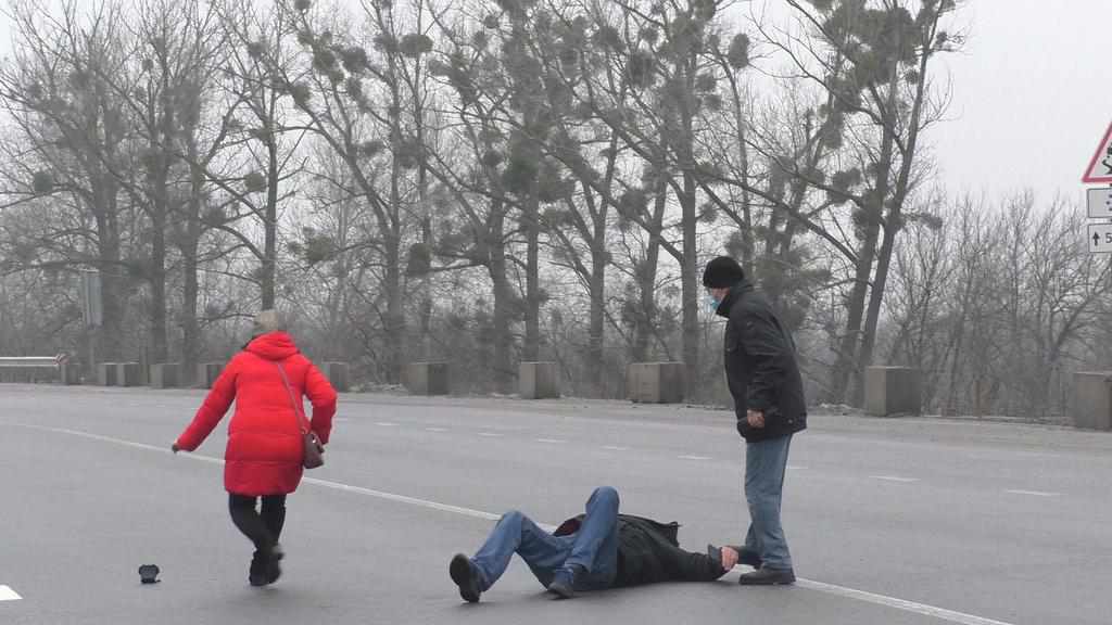 Автобус почав їхати по людях під час мітингу з перекриттям траси на Полтавщині. ФОТО. ВІДЕО