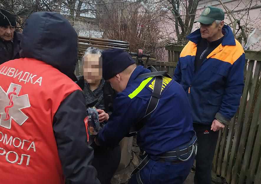 На Полтавщині жінка стрибнула в колодязь глибиною 15 метрів