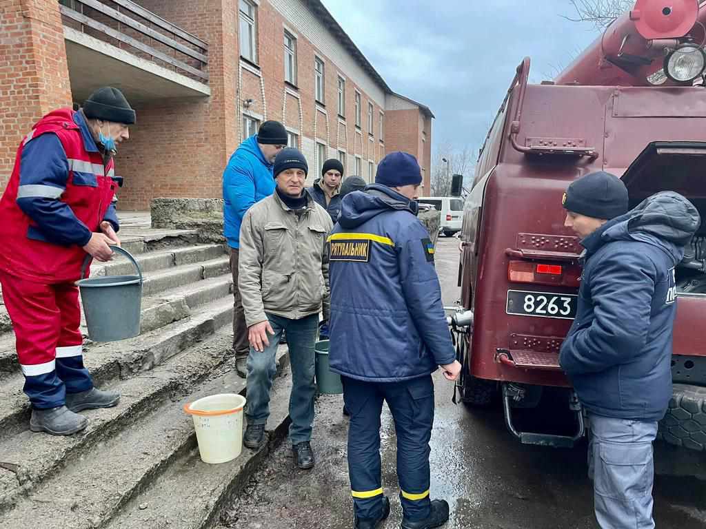 Половина Опішні два дні без води: рятувальники допомагають лікарні. ФОТО