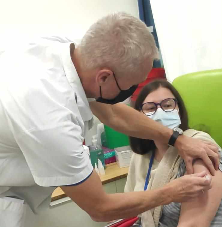 Полтавка, котра мешкає в Ізраїлі, отримала другу дозу вакцини від коронавірусу