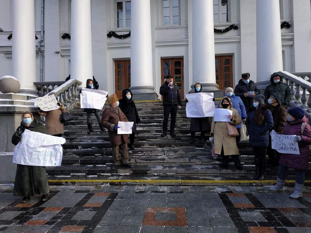 Біля міської ради в Полтаві мітингували за зниження тарифів. ФОТО, ВІДЕО