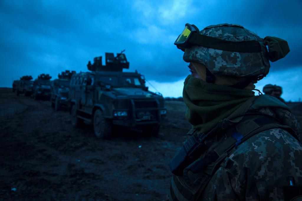На Сходні України російсько-окупаційні війська стріляли: поранили двох бійців