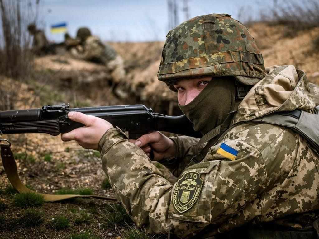 На Сході України обстріляли позиції української армії з гранатометів, мінометів та застосували безпілотник