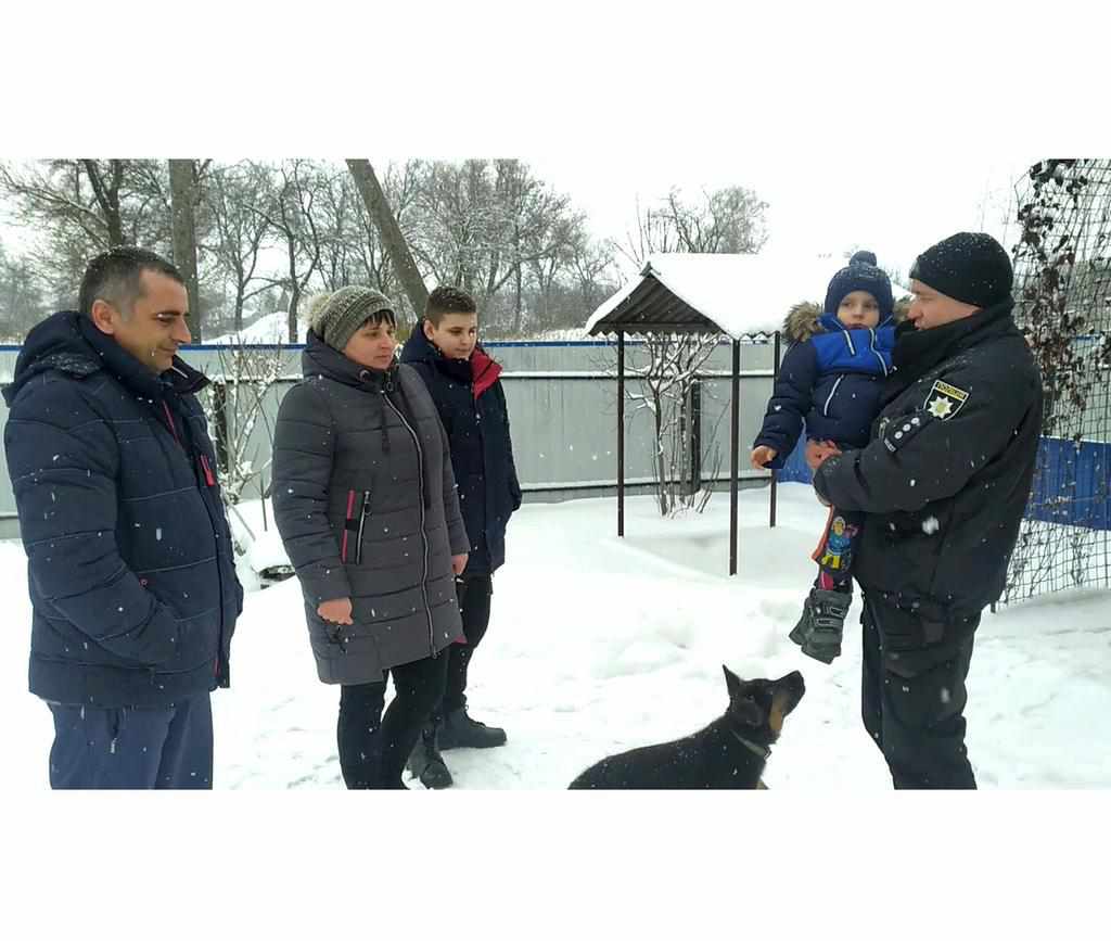 На Полтавщині під лід провалилися батьки з двома дітьми: поліціянт вчасно прийшов на допомогу