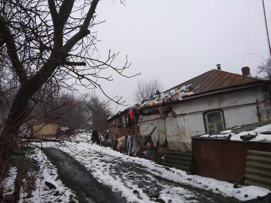 Сміття з будинку в центрі Полтави: скільки машин вивезли. ФОТО