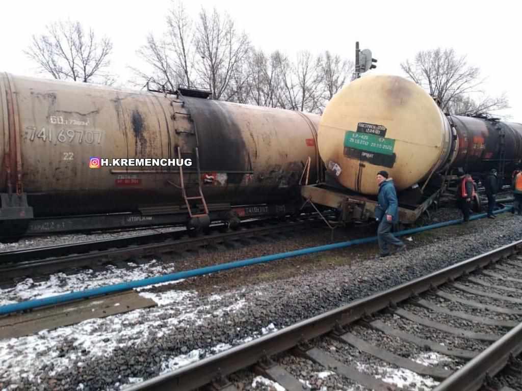 На Полтавщині вагони вантажного потягу зійшли з рейок. ФОТОФАКТ