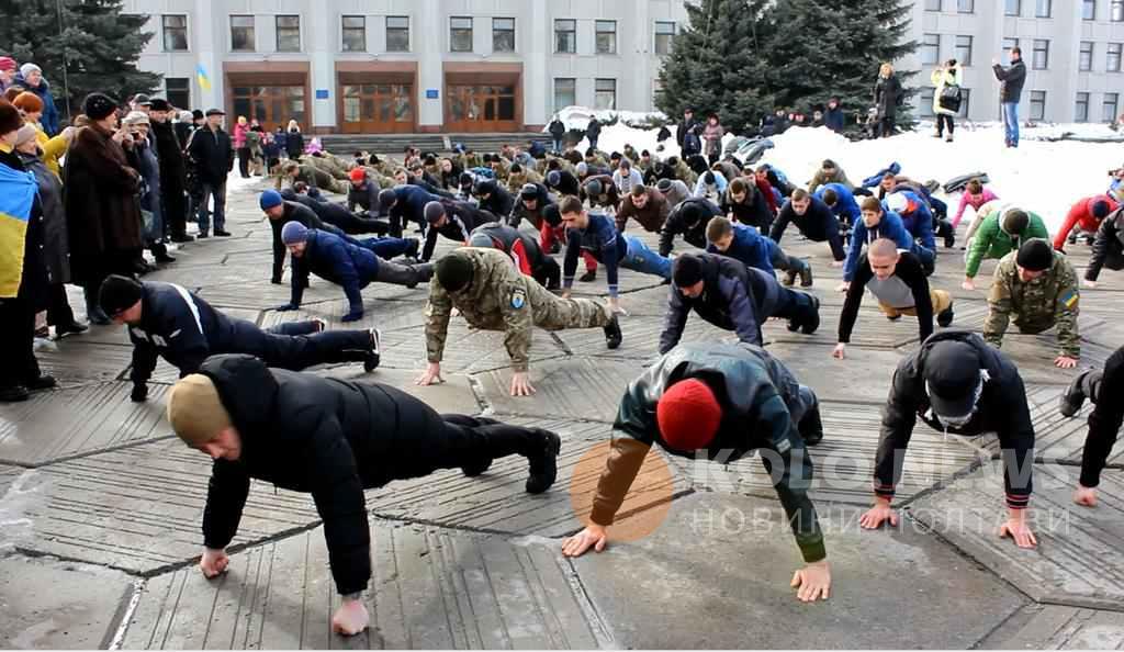 У Полтаві на флешмобі #22PushupChallenge зібрали кошти для пораненого Ігоря Бахмута