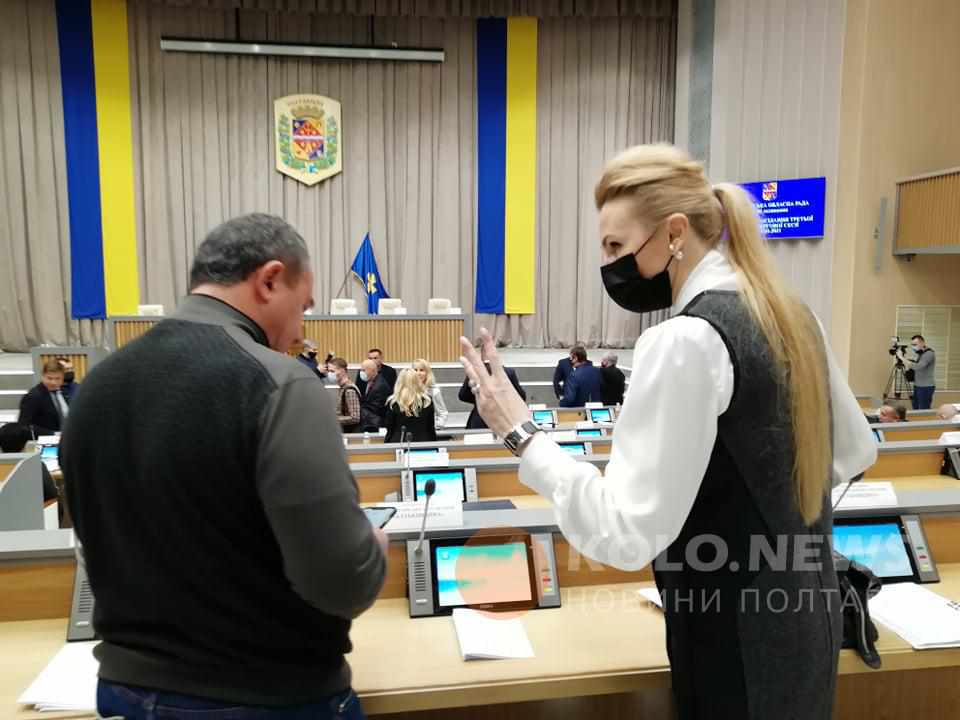 Депутатку Полтавської обласної ради впіймали на кнопкодавстві, за це в Україні кримінальна відповідальність. ВІДЕО